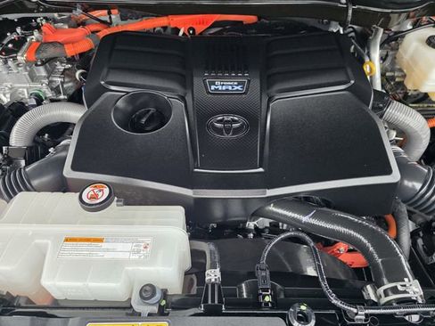 Used 2024 Toyota Sequoia Capstone AWD/4WD image 28