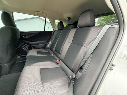 Used 2024 Subaru Outback Premium AWD/4WD image 17