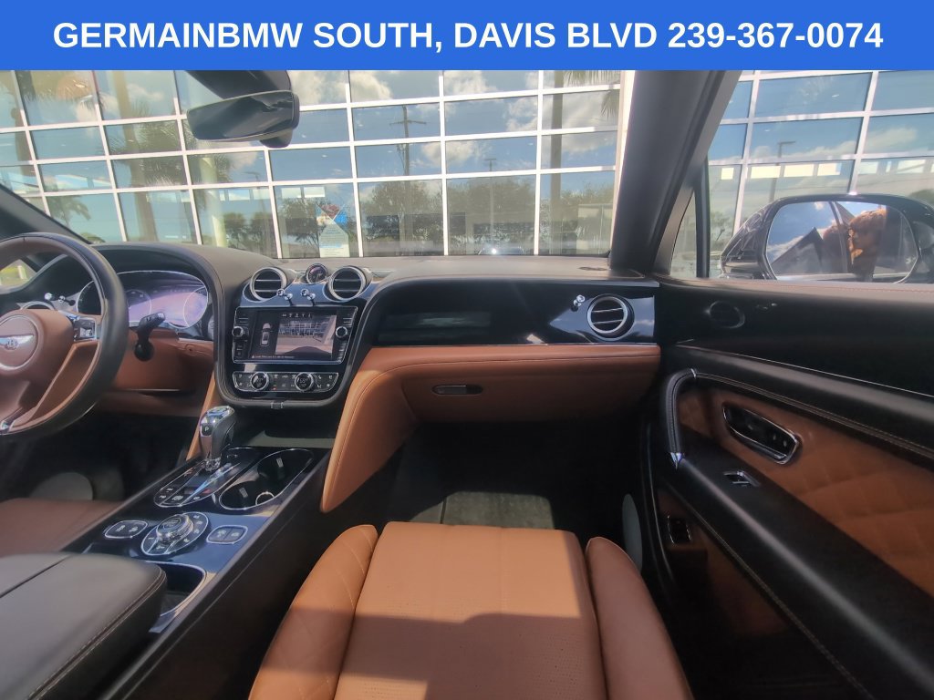 Used 2017 Bentley Bentayga AWD/4WD image 45