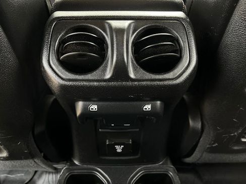 Used 2020 Jeep Gladiator Rubicon AWD/4WD image 40