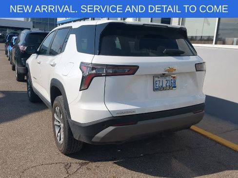 Used 2025 Chevrolet Equinox LT image 3