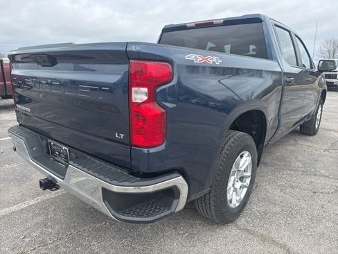 Used 2022 Chevrolet Silverado 1500 LT image 2