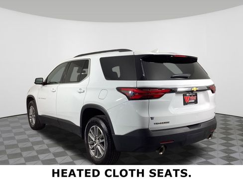 Used 2022 Chevrolet Traverse LT image 3