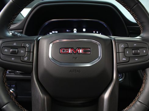 Used 2023 GMC Yukon XL AT4 w/ Technology Package AWD/4WD image 59