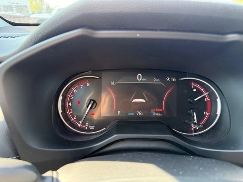 Used 2025 Toyota RAV4 LE AWD/4WD image 11