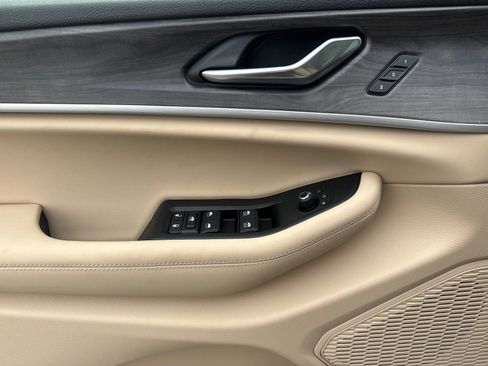 New 2025 Jeep Grand Cherokee L Limited w/ Luxury Tech Group II image 11