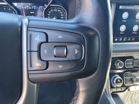 Used 2021 GMC Yukon XL Denali image 10