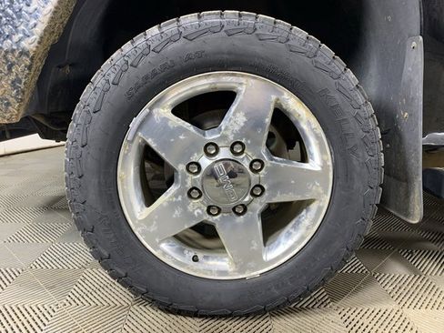 Used 2011 GMC Sierra 2500 SLT w/ SLT Convenience Package image 29