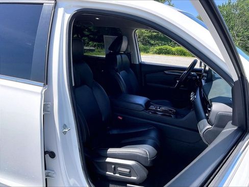 Certified 2025 Honda Pilot EX-L image 11