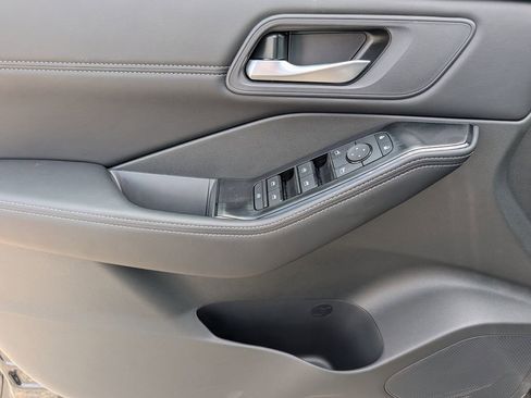 New 2026 Nissan Rogue SV AWD/4WD image 14