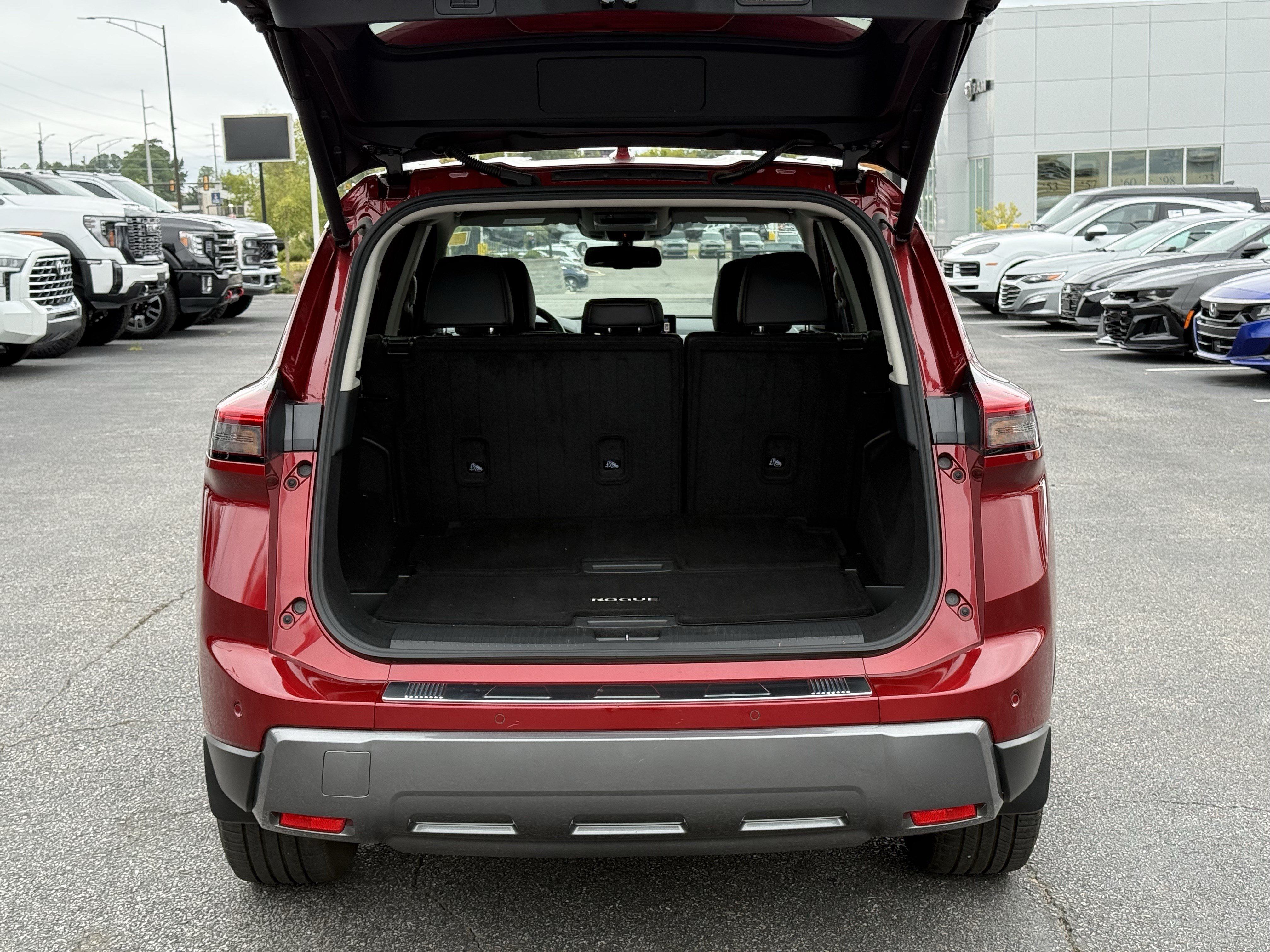 Used 2024 Nissan Rogue SL FWD image 33
