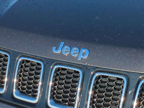 Used 2018 Jeep Compass Limited image 8