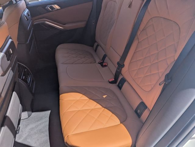 New 2027 BMW X6 xDrive40i w/ Executive Package AWD/4WD image 17