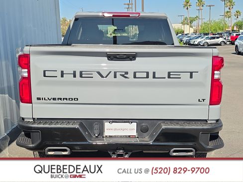Used 2024 Chevrolet Silverado 1500 LT Trail Boss w/ Dark Appearance Package AWD/4WD image 8