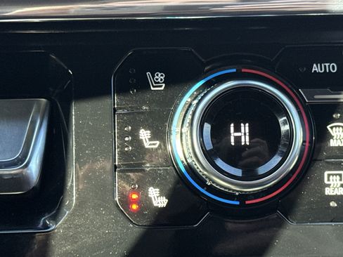 Used 2024 GMC Sierra 2500 Denali Ultimate image 21