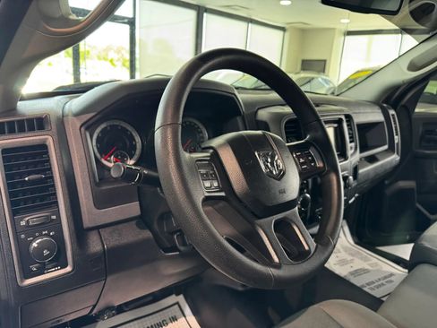 Used 2017 RAM 1500 Express AWD/4WD image 20