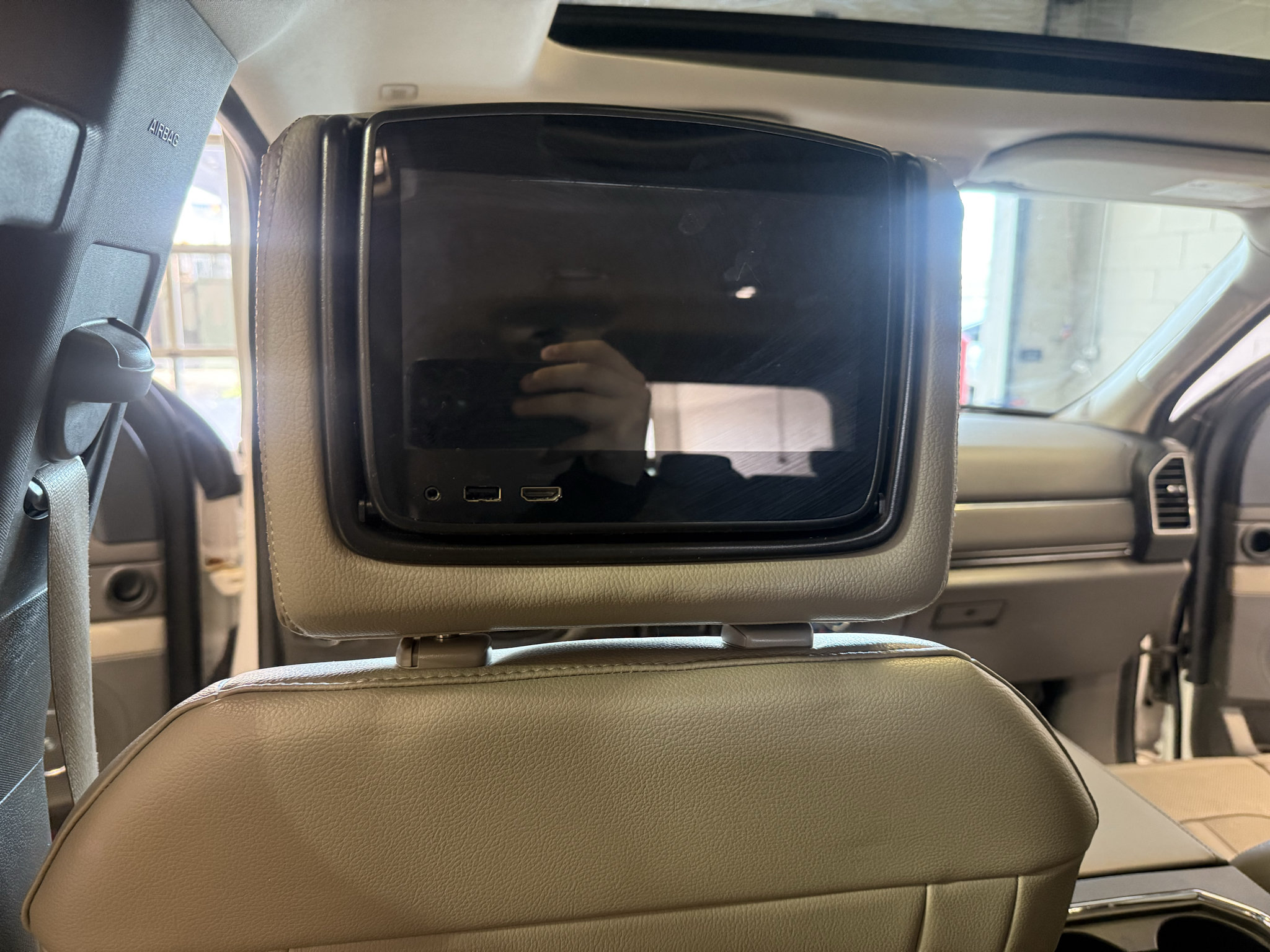 Used 2019 Ford Expedition Max Limited w/ Special Edition Package AWD/4WD image 19