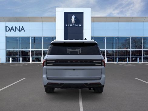 New 2026 Lincoln Navigator Reserve image 5