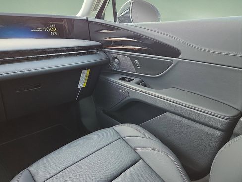 New 2026 Lincoln Nautilus Premier w/ Equipment Group 102A image 12