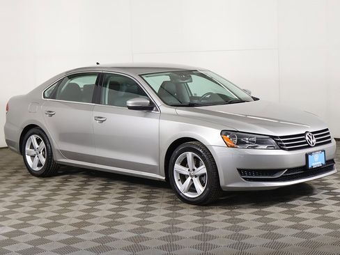 Used 2013 Volkswagen Passat 2.5 SE image 45