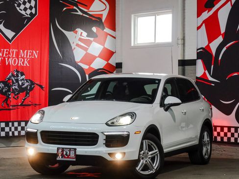 Used 2017 Porsche Cayenne S AWD/4WD image 1