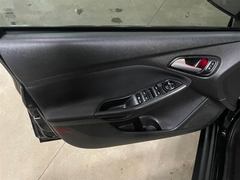 Used 2015 Ford Focus SE w/ Equipment Group 201A image 19