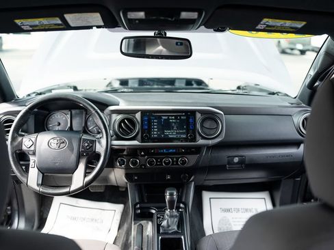 Used 2016 Toyota Tacoma TRD Sport AWD/4WD image 20