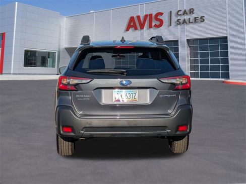 Used 2024 Subaru Outback Premium image 9