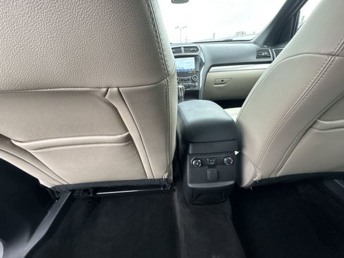 Used 2018 Ford Explorer XLT w/ Equipment Group 202A image 22