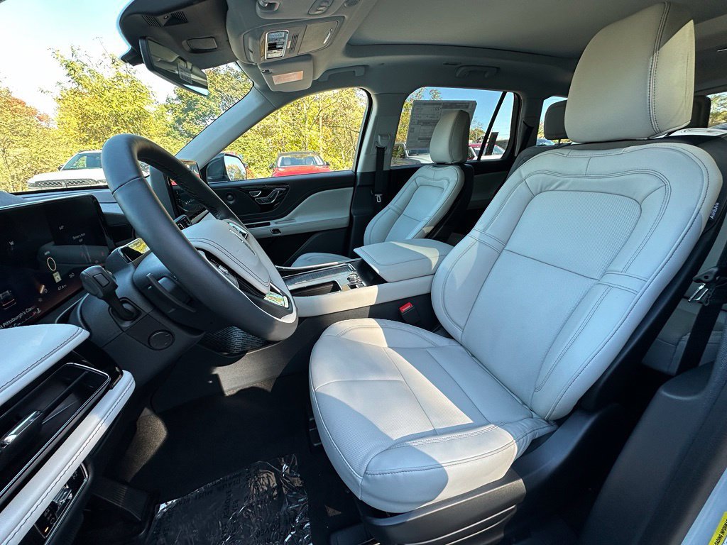 New 2027 Lincoln Aviator Reserve w/ Illumination Package AWD/4WD image 17