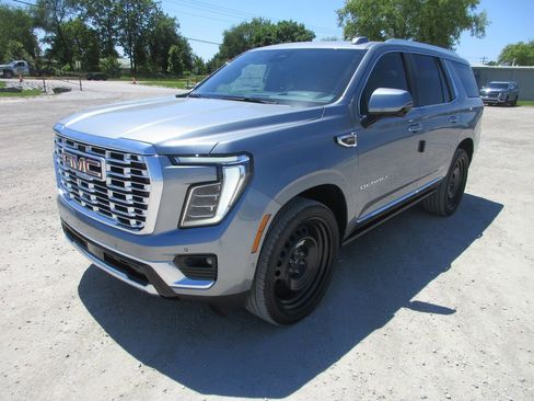 New 2026 GMC Yukon Denali w/ Denali Reserve Package AWD/4WD image 9