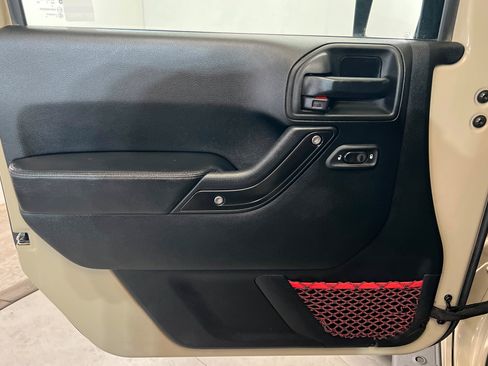 Used 2017 Jeep Wrangler Rubicon AWD/4WD image 15