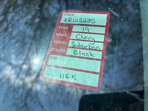 Used 2019 Chevrolet Suburban Premier image 10