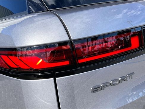 Used 2025 Land Rover Range Rover Sport image 29