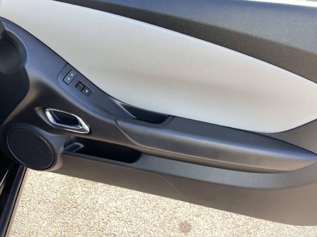 Used 2015 Chevrolet Camaro LS RWD image 28