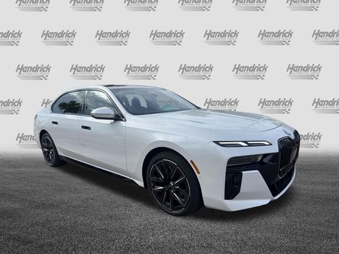 Used 2025 BMW 760i xDrive AWD/4WD image 2