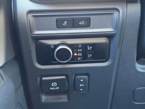 Used 2024 Ford Expedition Max XLT image 39