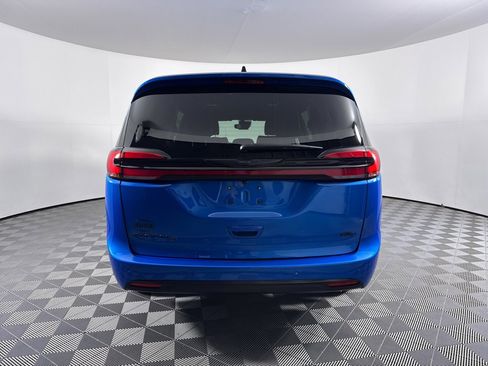 New 2026 Chrysler Pacifica Select w/ S Appearance Package image 8