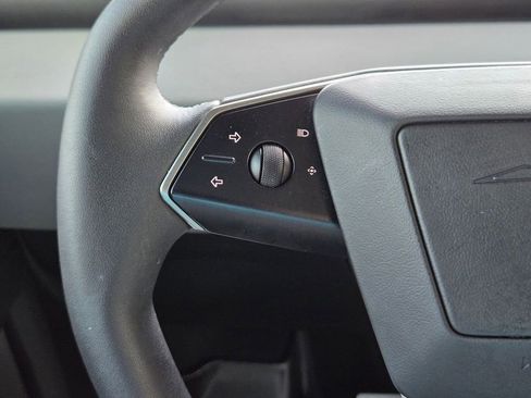 Used 2025 Tesla Cybertruck AWD Crew Cab image 20