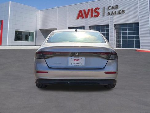 Used 2025 Honda Accord SE image 9