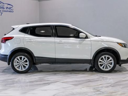 Used 2018 Nissan Rogue Sport S w/ S Appearance Package FWD image 11