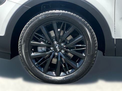 Used 2020 Kia Telluride SX w/ Towing Package FWD image 12