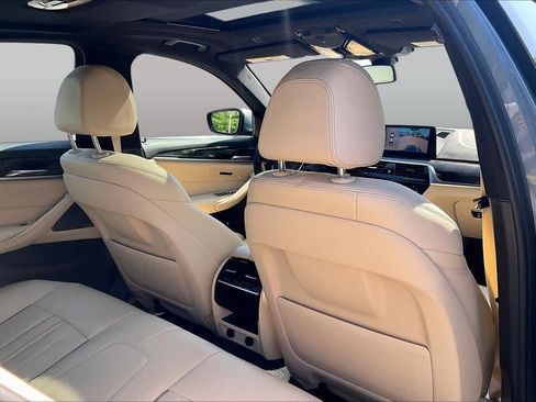 Used 2019 BMW 530i xDrive w/ Premium Package AWD/4WD image 20