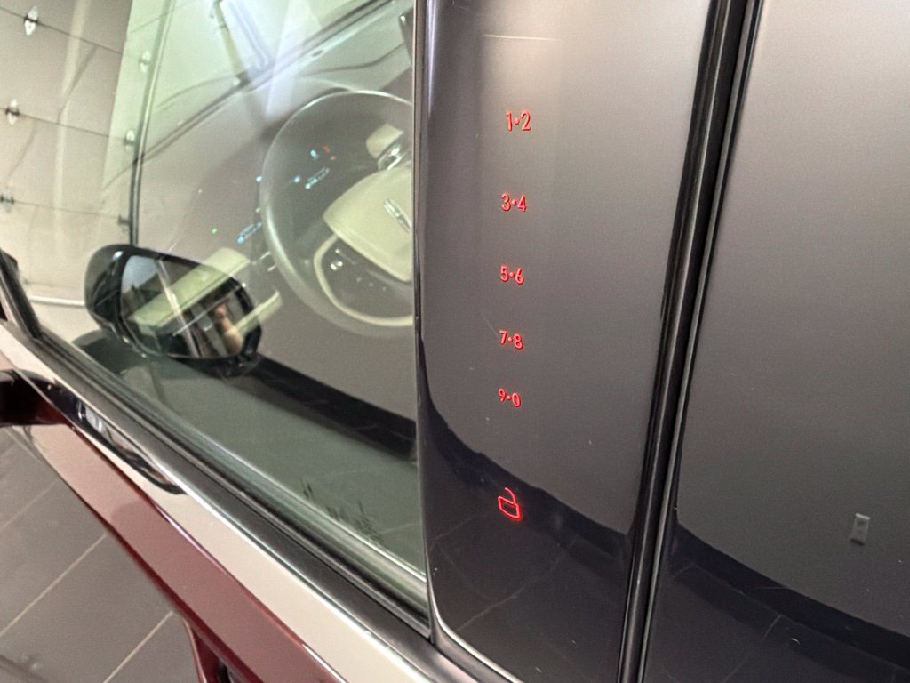 Used 2022 Lincoln Aviator Reserve w/ Equipment Group 201A AWD/4WD image 31