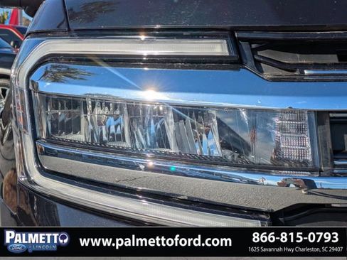 Used 2023 Ford Expedition Limited image 9