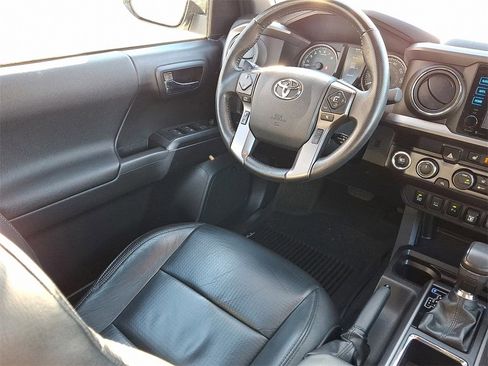 Certified 2019 Toyota Tacoma image 14