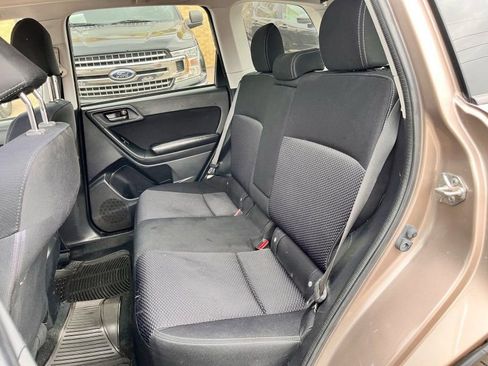 Used 2016 Subaru Forester 2.5i Premium image 12