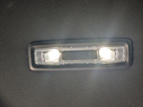 Used 2022 Chevrolet Suburban RST w/ Luxury Package image 18