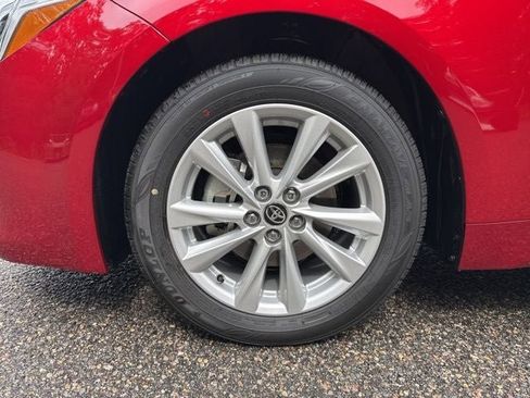 Used 2025 Toyota Corolla SE w/ SE Package image 5