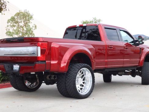 Used 2017 Ford F350 Platinum w/ Platinum Ultimate Package image 25